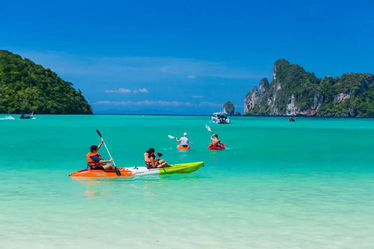 Loh Dalum beach on Phi Phi islands is beautiful and perfect for kayak, water sport